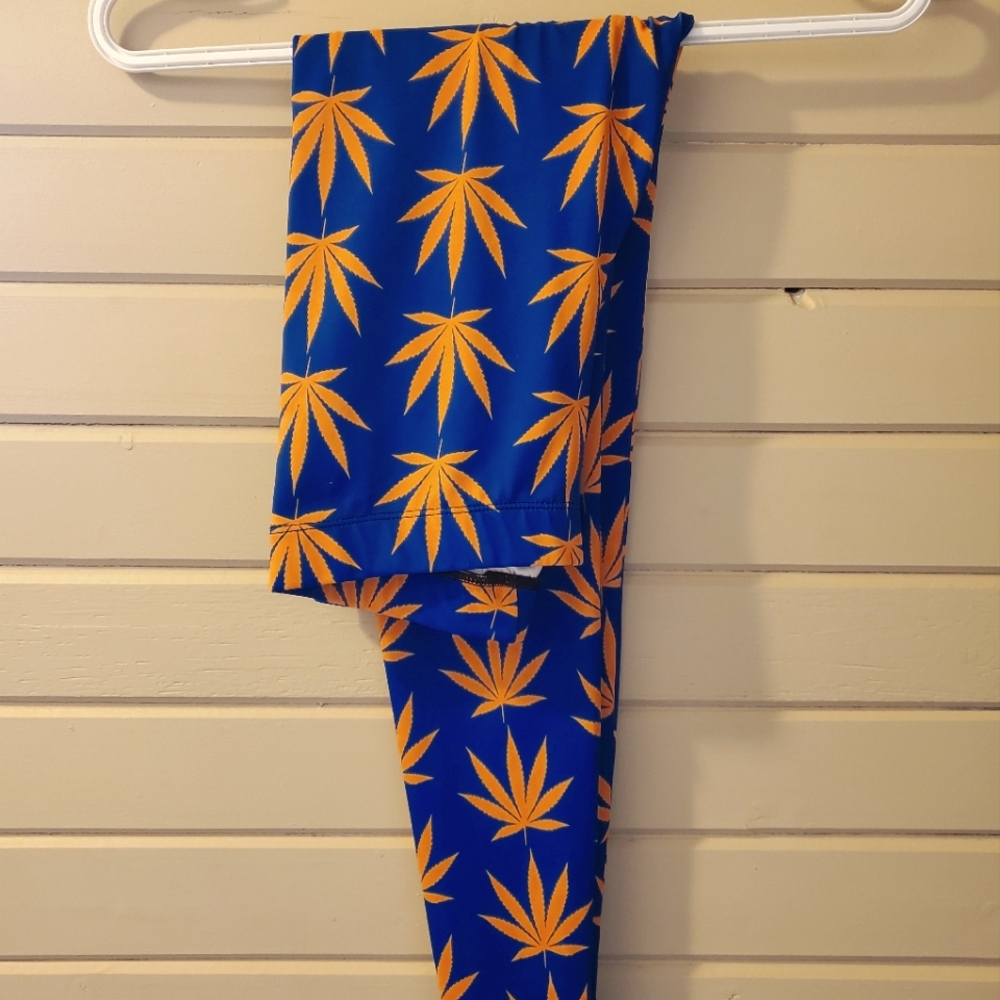 Blue and orange pot leaf leggings